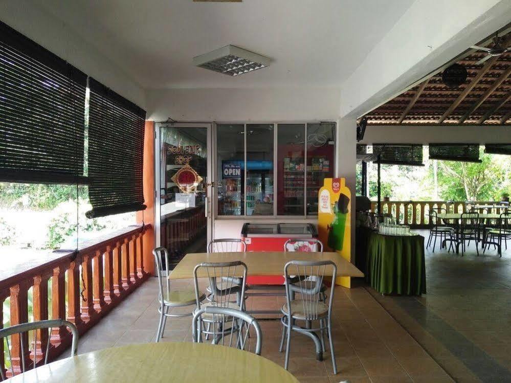 Xcape Resort Taman Negara Kuala Tahan Exterior photo